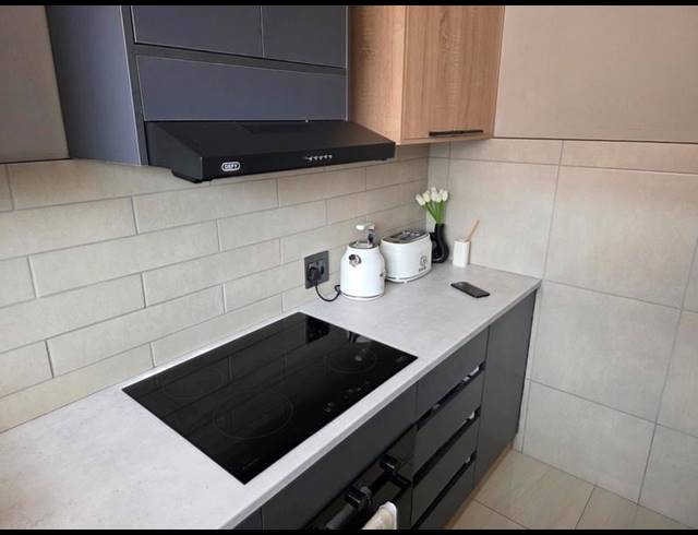 1 BEDROOM APARTMENT FOR SALE IN KEMPTON PARK CENTRAL